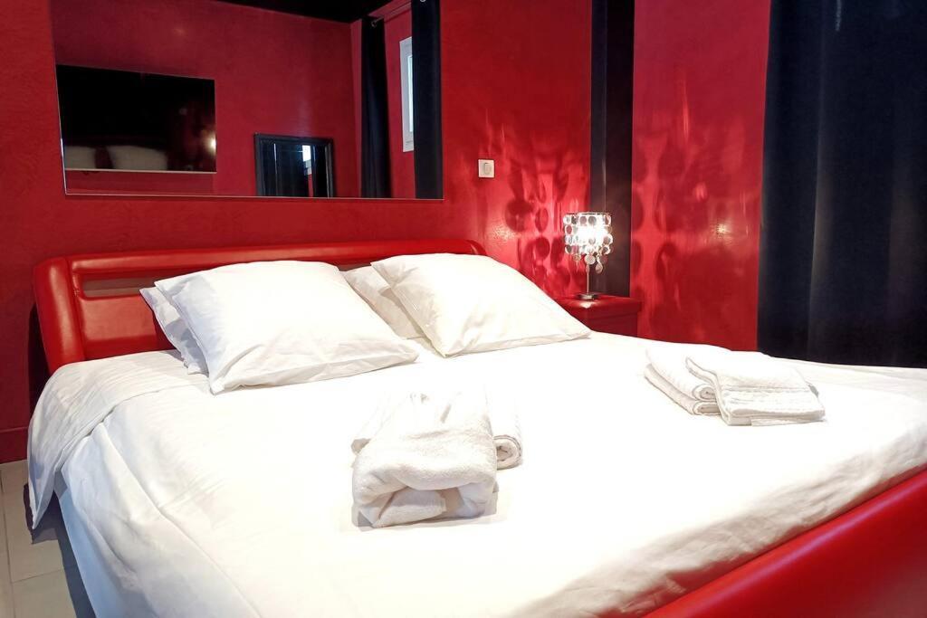 Balneo Et Sauna Prives The Red Apartment