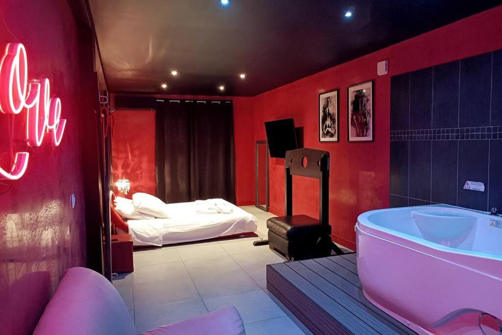 Balneo Et Sauna Prives The Red * Mauguio